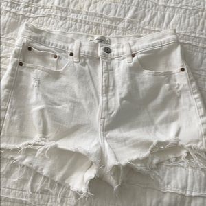 White Abercrombie High Rise Mom Shorts size 28/6
